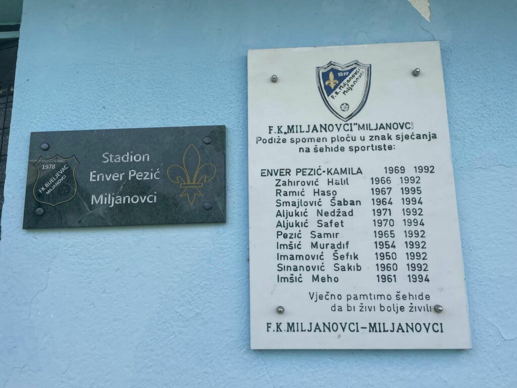 Spomen ploča Enveru Peziću