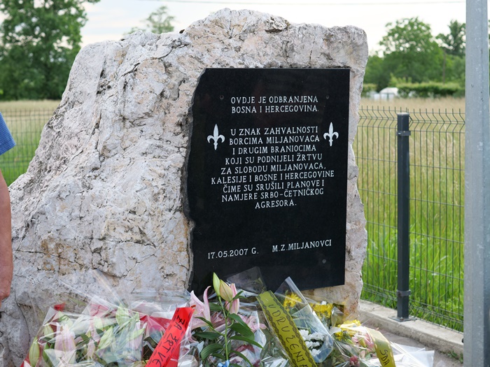 Spomen ploči na Bijeljevcu