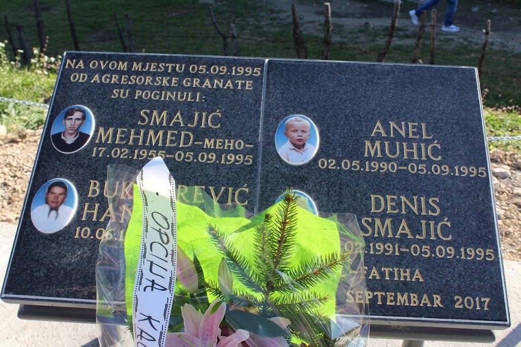 Spomen ploča ubijenim civilima Hrasna Donjeg
