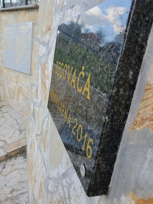 Spomen ploča Begovača — Fotografija 1 od 4