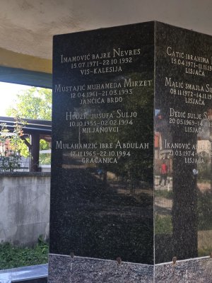 Šehidska spomen-česma Vukovije Donje — Fotografija 7 od 7
