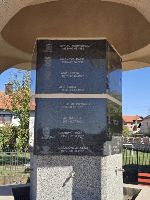 Šehidska spomen-česma Vukovije Gornje — Fotografija 3 od 5
