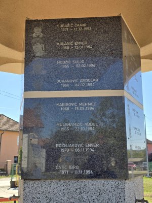 Šehidska spomen-česma Vukovije Gornje — Fotografija 5 od 5