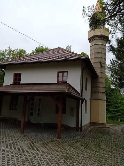 Stara džamija u Miljanovcima — današnje stanje